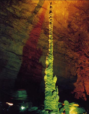 張家界國(guó)家森林公園、大峽谷、玻璃橋、鳳凰古城四日游